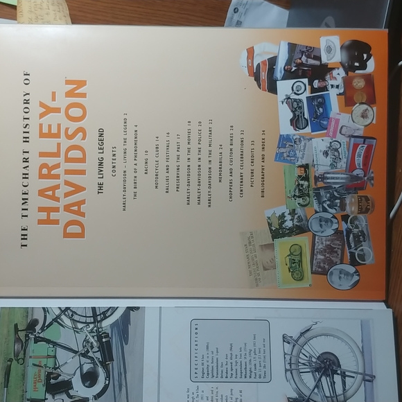 Harley Davidson coffee table book. Complete time chart history. - Picture 4 of 4
